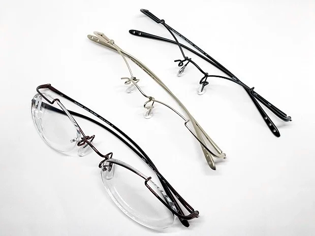 写真：MP-690 Mat Gold, Ruby, Black